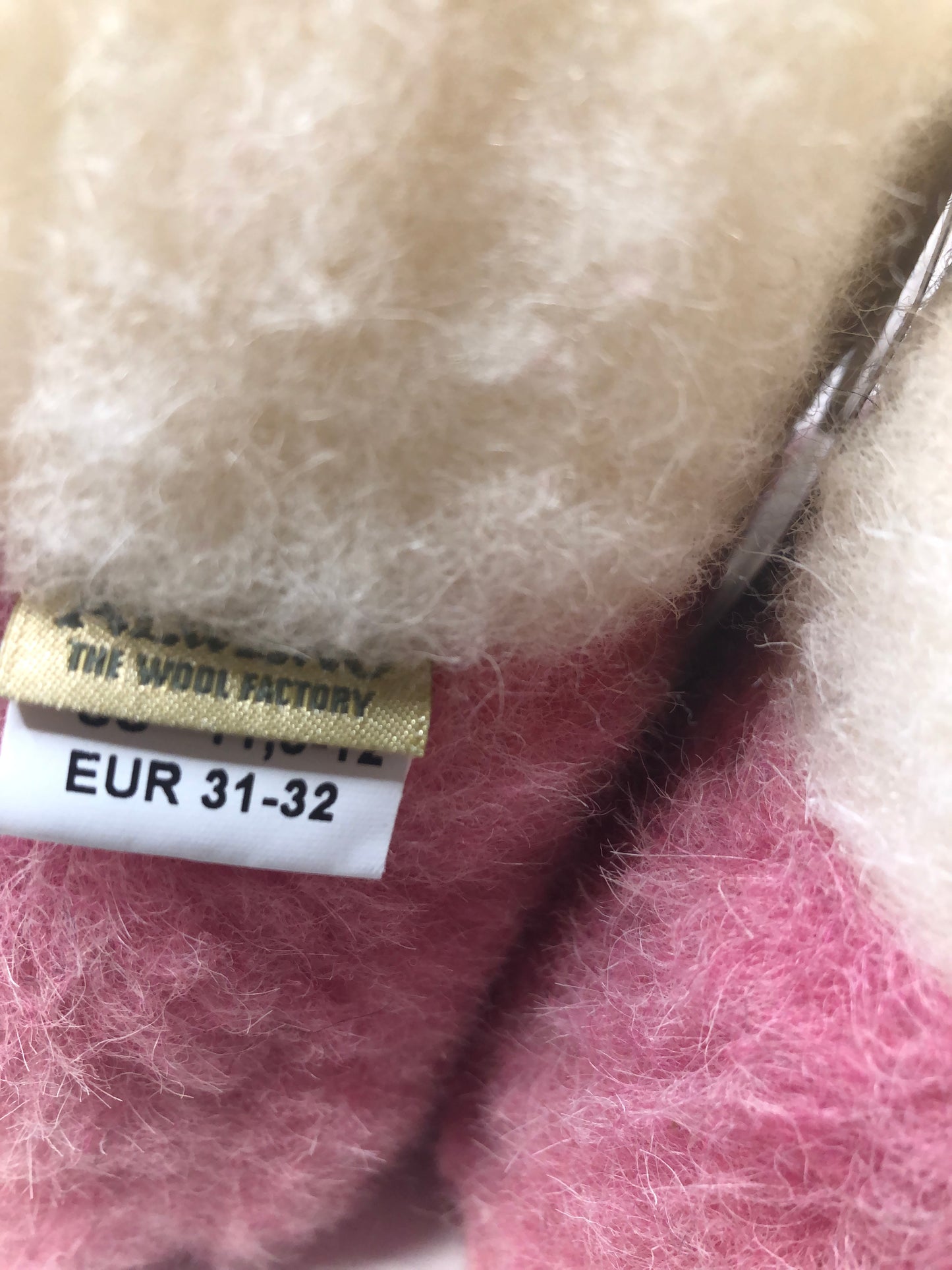 Ulltoffla Barn, rosa merinoull, antihalk